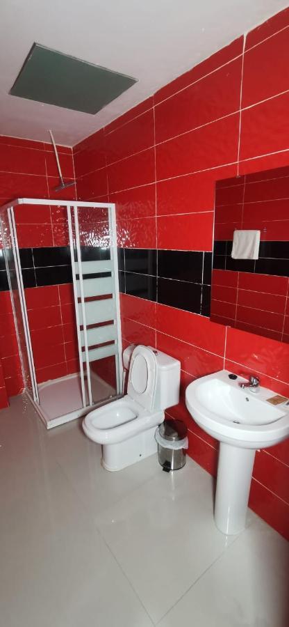 Hostal Gracia 托雷洪-德阿尔多斯 外观 照片
